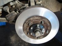 Замена тормозных колодок в Chevrolet Captiva и обзор тормозных колодок Hankook Frixa